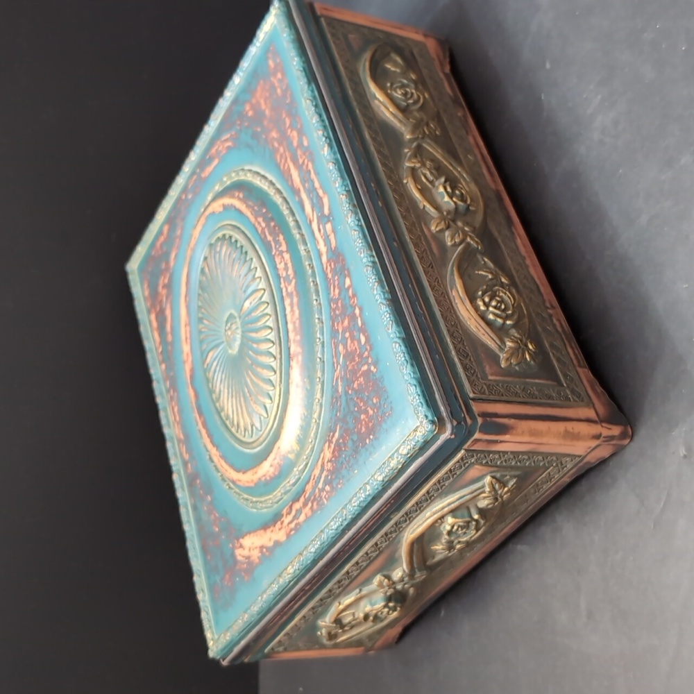 VGT,Carved Resin Lidded Jewelry Box , Velvet Lined with Mirror.